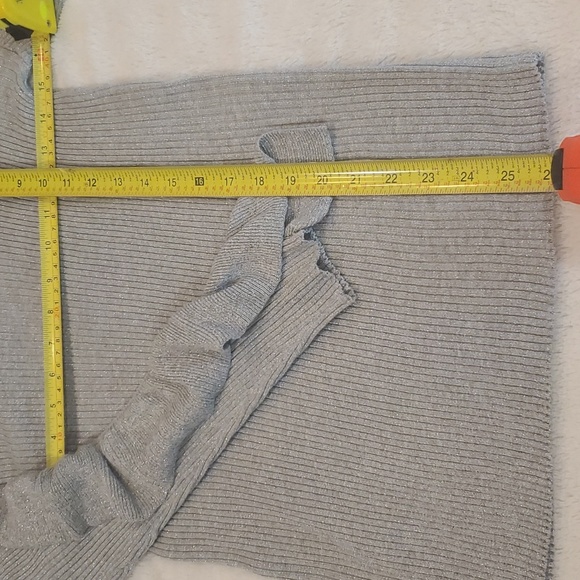 Ness Sweater (S) - Picture 3 of 7